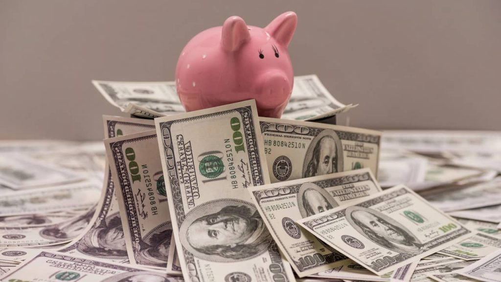 tirelire tas billets argent