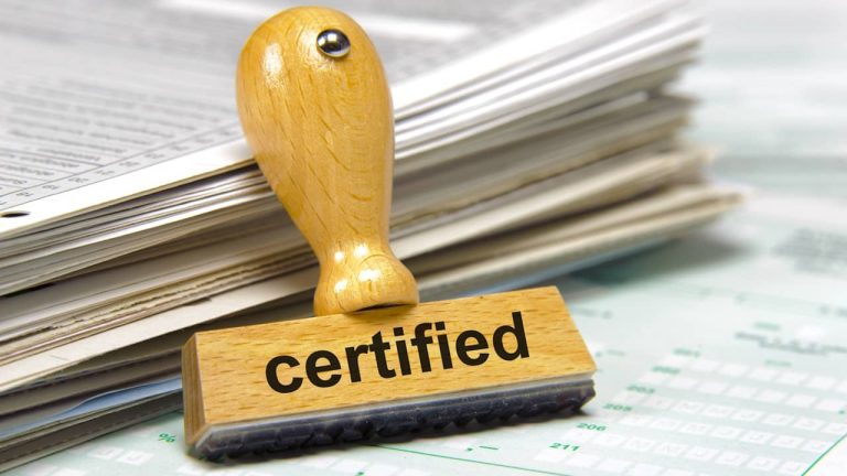 Pourquoi passer par un notaire certifié pour vos transactions ? tempon certifie